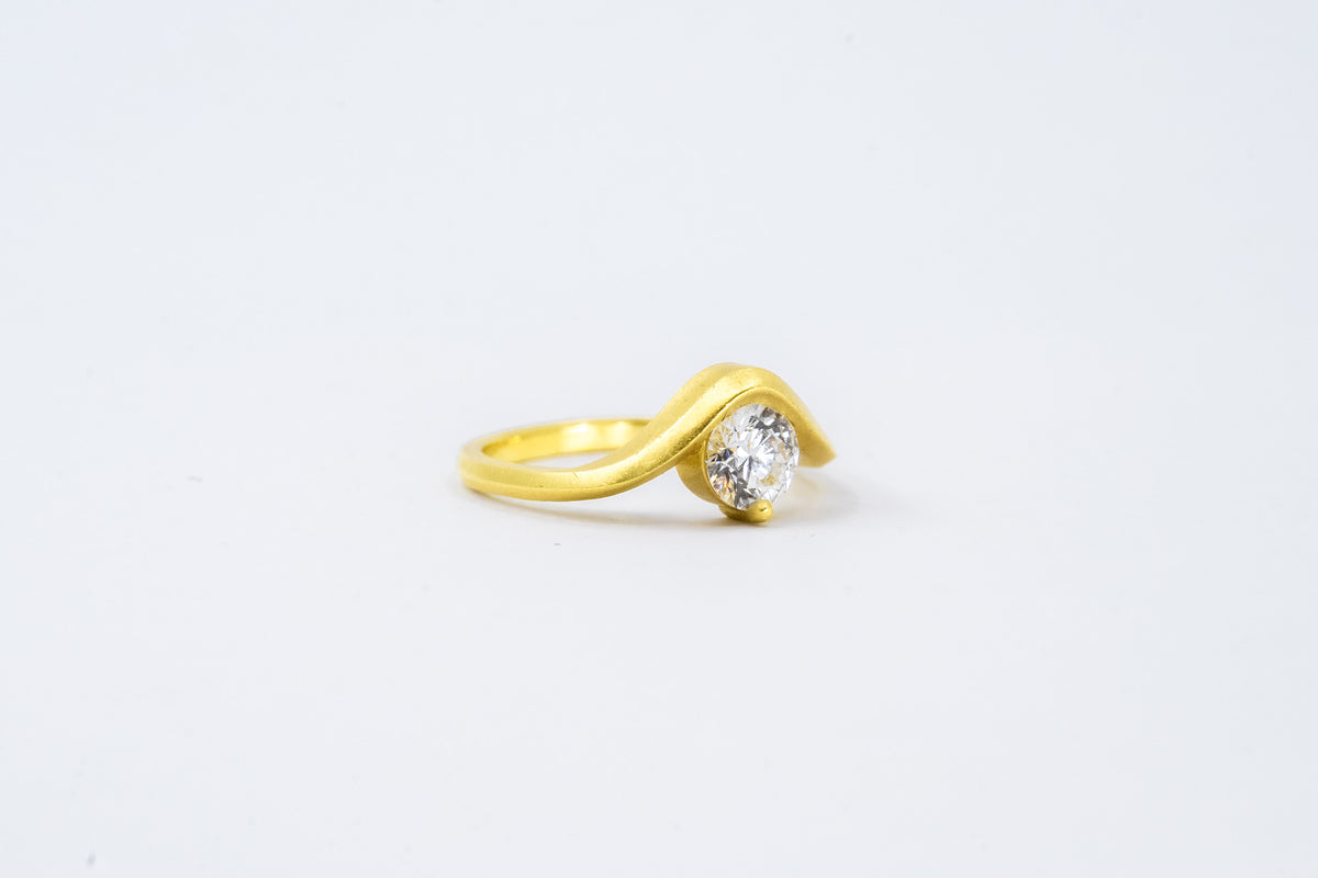 Arc + Diamond Ring
