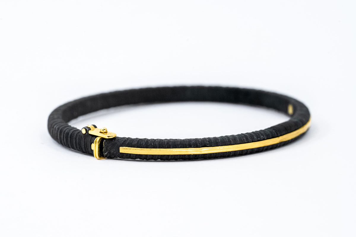Ridge Hinged + Gold Cuff