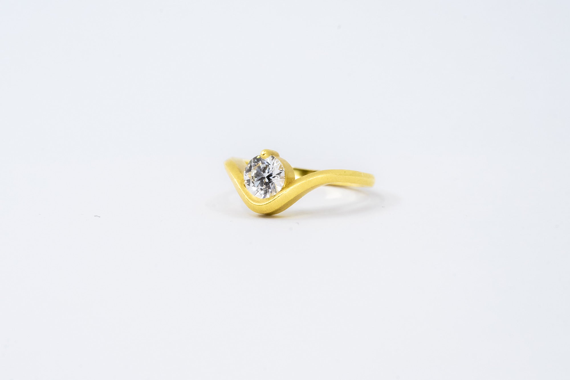 Arc + Diamond Ring