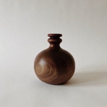Round + Vase