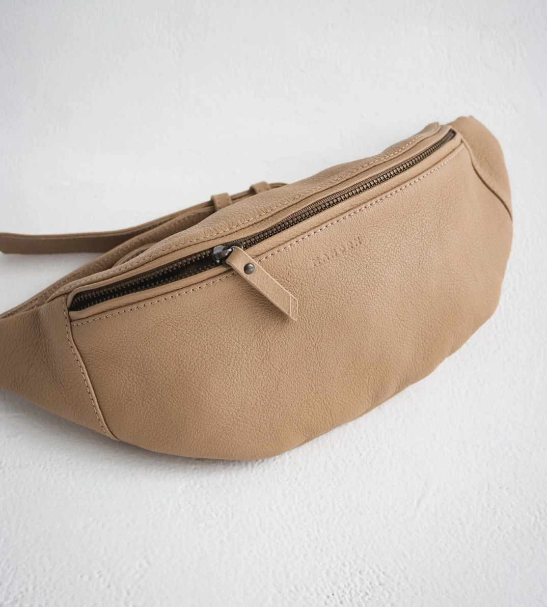 MANDRN  The Atlas- Tan Leather Fanny Pack