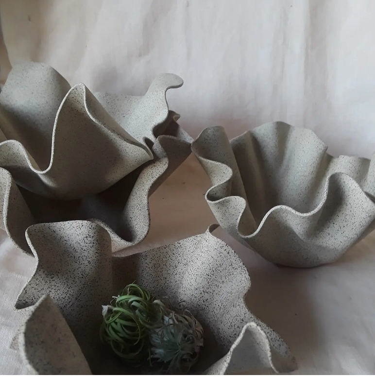 Classic + Ruffle Bowl